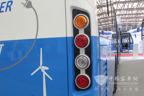 上汽申沃全新一代纯电动城市客车