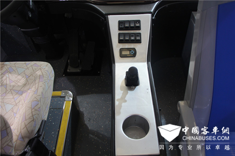 扬子江WG6629BEVZ型纯电动城市客车