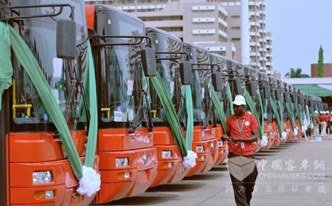百辆中国公交车亮相尼日利亚首都