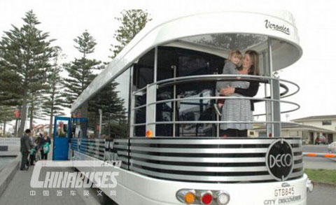 新西兰投110万打造观光巴士为止损卖5万 如此浪费纳税款