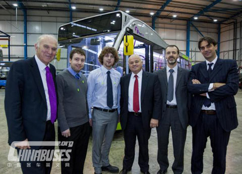 英国商务大臣文斯凯布尔访问客车制造商Optare
