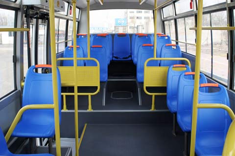 黄海客车DD6810S21