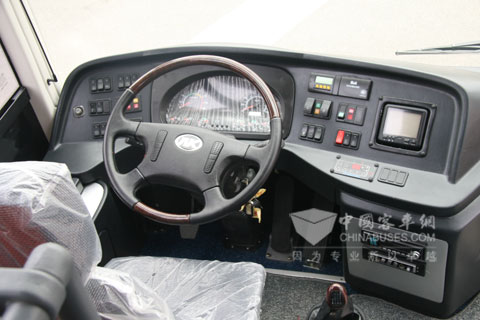 安凯客车HFF6120K06D