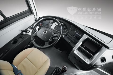 驾驶操控系统