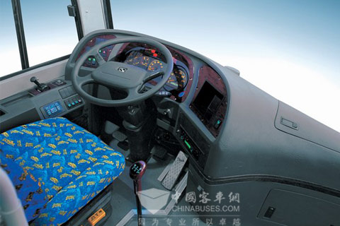 金龙客车XMQ6796NE3
