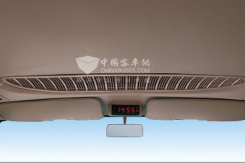 造型美观的前成型顶，更添广阔空间感
