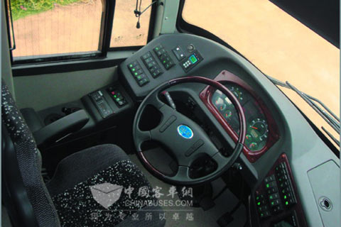 百路佳客车JXK6128