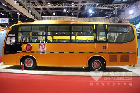 一汽客车87米平头小学生专用校车