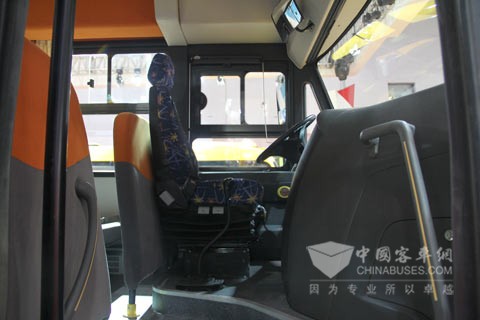 一汽校车CA6900SFD21