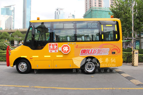 校车车身