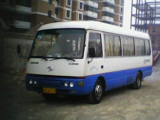 济南出售05年底的27座金龙6720旅游车