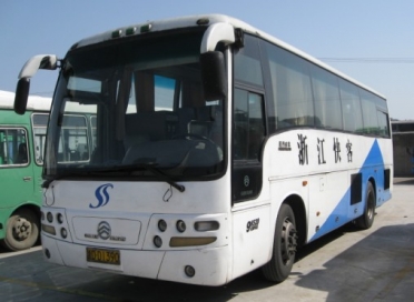 转让2003金龙6930客车