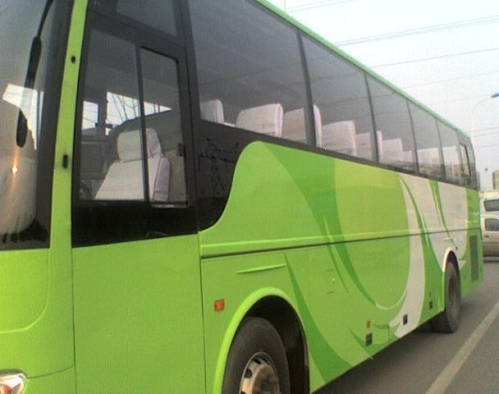 出售金龙客车6110 后置维柴增压:中冷发动机(300马力) 内有空调:彩电