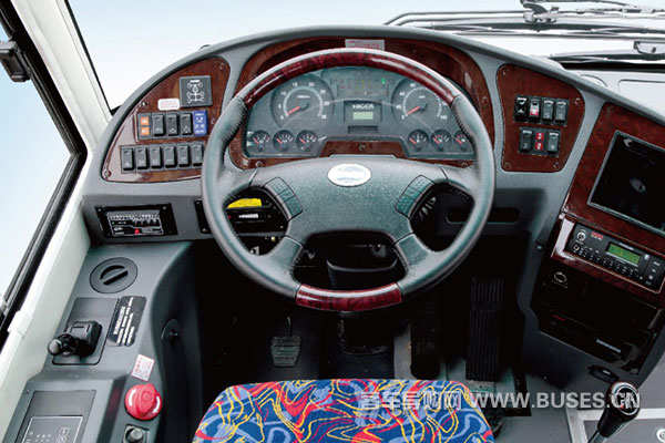 海格KLQ6896AE3客车