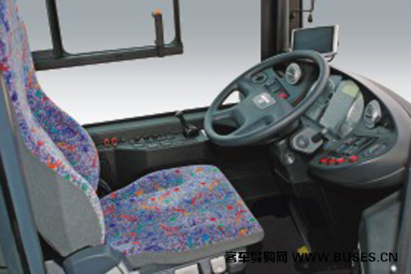 黄海DD6181S01公交车（柴油国三24-33座）