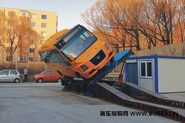 黄海DD6800C03FX中小学生专用校车（柴油国四24-36座）
