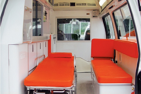 金旅XML5036XJH65救护车（汽油国五5-7座）