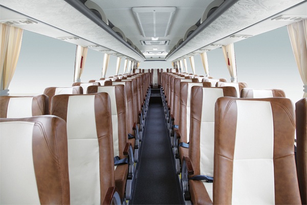 金旅XML6103J98客车（柴油国四24-47座）