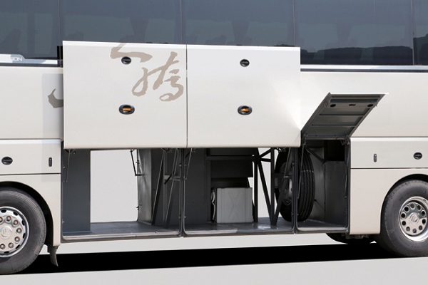 金旅XML6128J28客车（柴油国四24-55座）