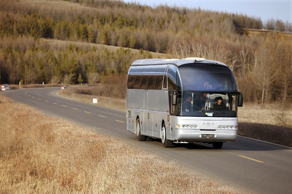 青年jnp6127lbev1客车纯电动2457座