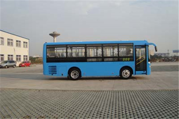 齐鲁BWC6735GA5公交车