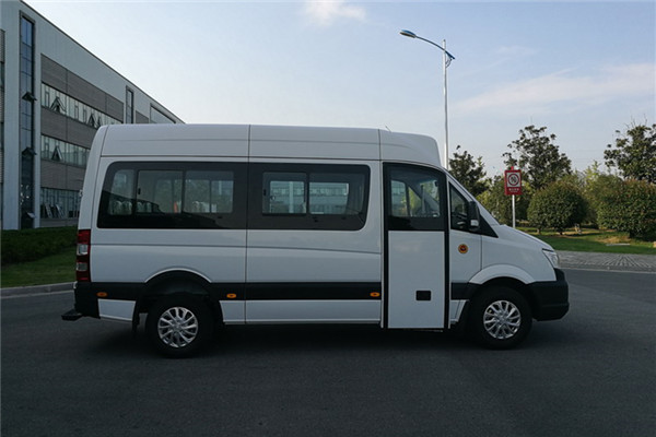 亚星YBL6610GBEV2公交车