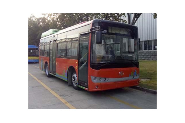 金龙XMQ6850AGPHEVD52插电式公交车（柴油/电混动国五10-30座）