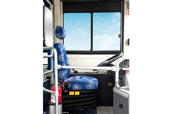 南京金龙NJL6100EV8公交车（纯电动19-37座）