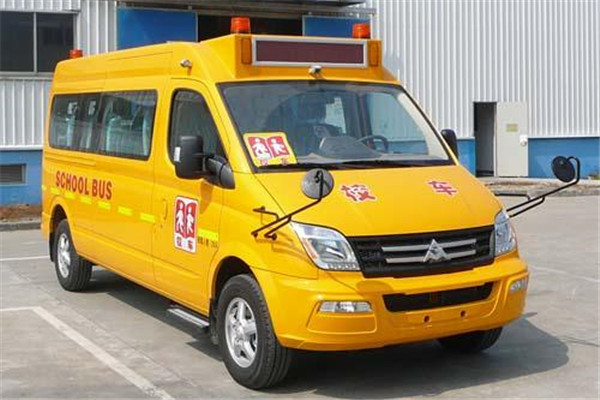 上汽大通SH6591A4D5-XA小学生专用校车（柴油国五10-22座）