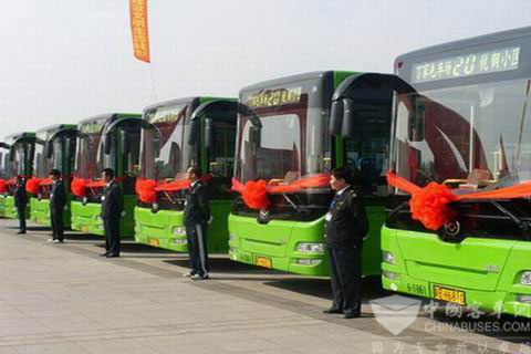 配装玉柴YC6J210N-30的天然气公交车