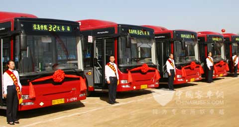 石家庄公交集团快速公交新线开线活动现场