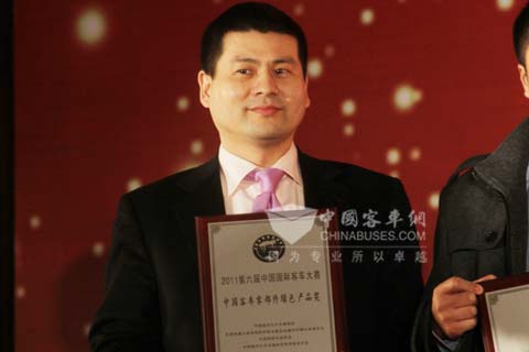 泰乐玛汽车制动系统（上海）有限公司总经理李飞上台领奖